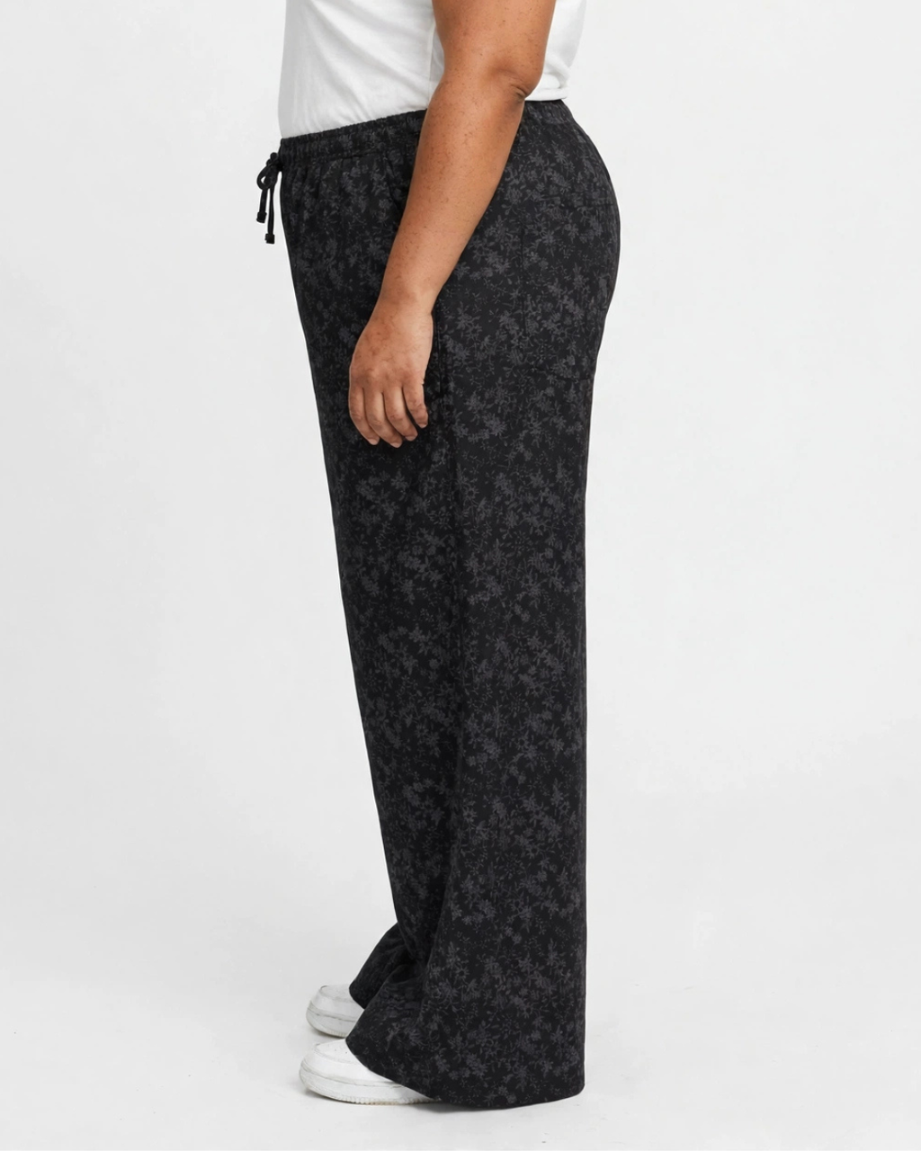 Women Black Floral Printed Denim Wide Leg Pants with Elasticated Waist