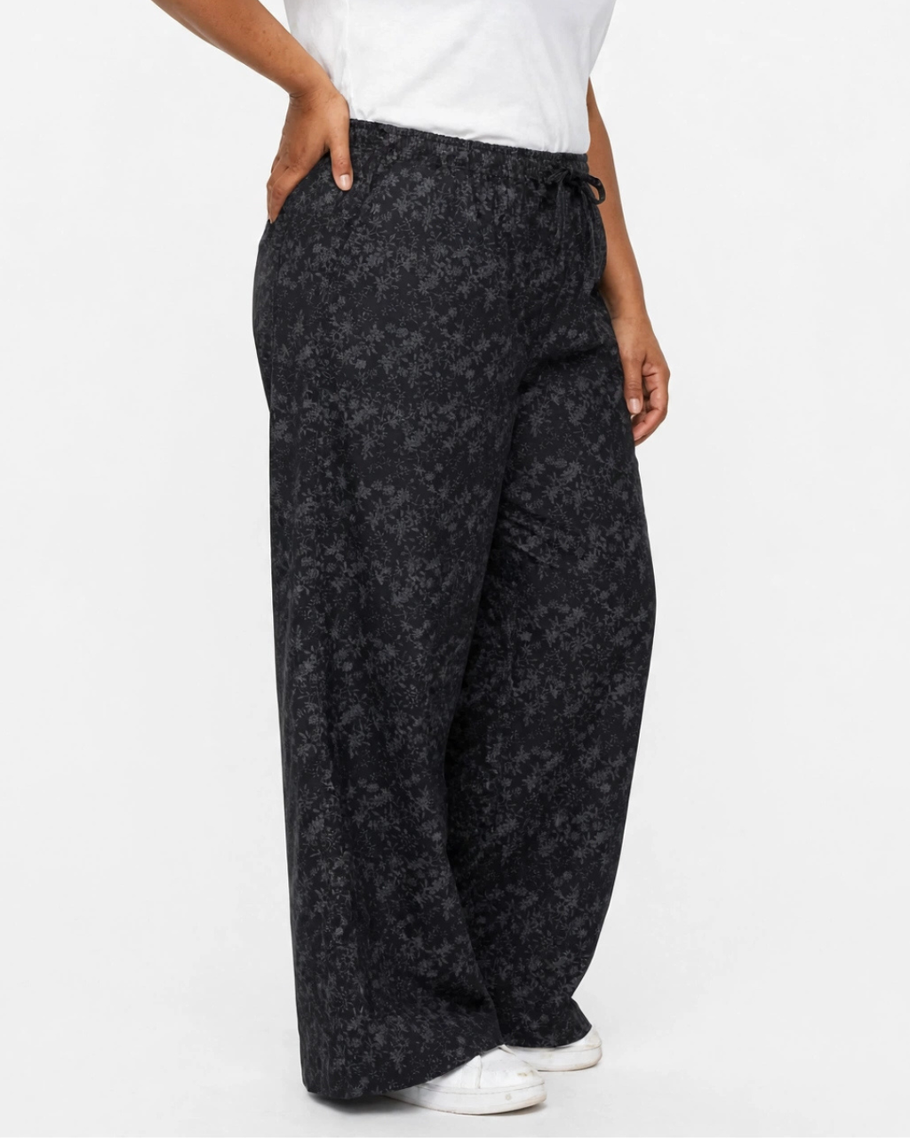 Women Black Floral Printed Denim Wide Leg Pants with Elasticated Waist