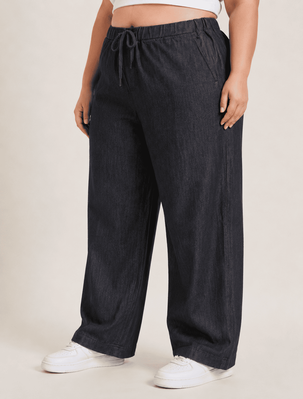 Women Black Solid Wide Leg Drawstring Palazzo Pants | BLAIS