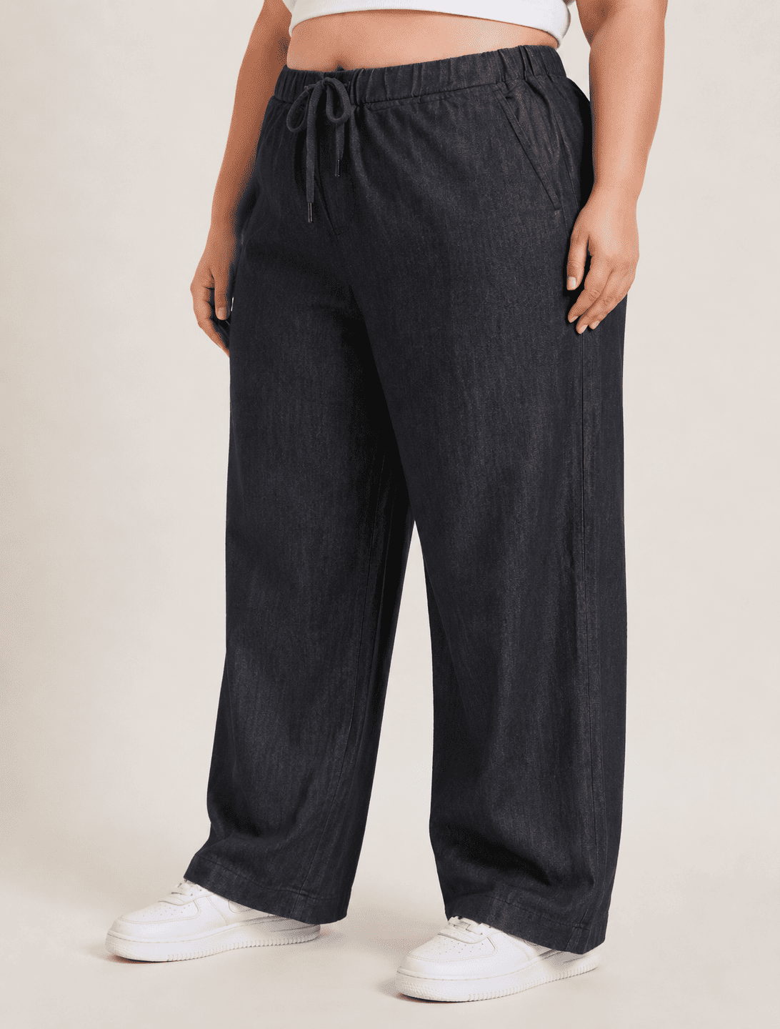 Women Black Solid Wide Leg Drawstring Palazzo Pants | BLAIS